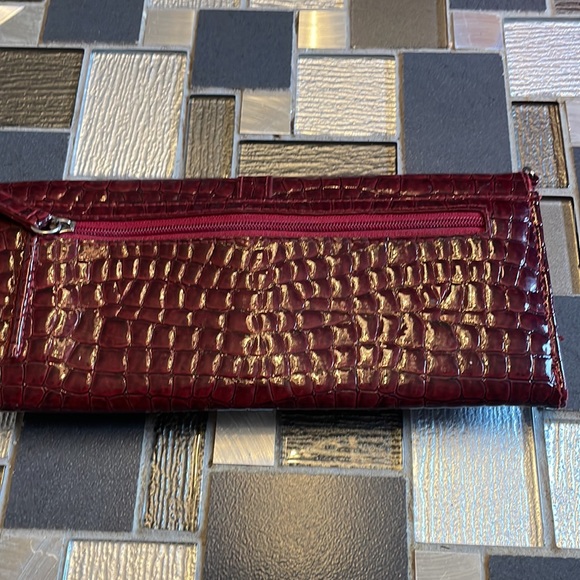 Burgundy wallet - Picture 2 of 3
